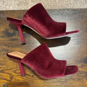 Brand New Nordstrom Rack Size 7